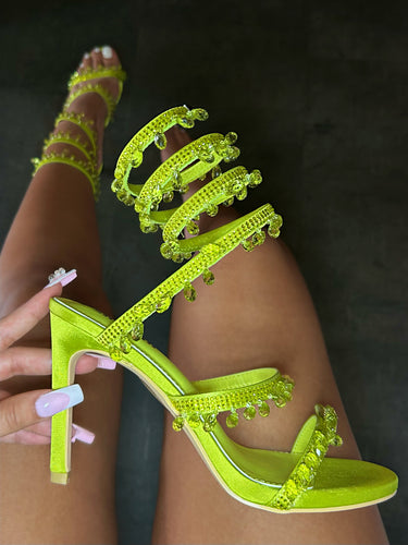 Sandales en satin vert à cristaux